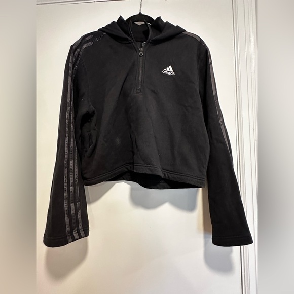 Women’s Medium Adidas Black Cropped extra Wide Sleeve Three Camo Stripe Hoodie. - Picture 2 of 16